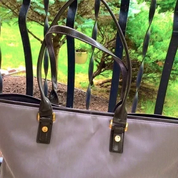 MOSHI ARIA SLIM LIGHTWEIGHT TOTE NWT